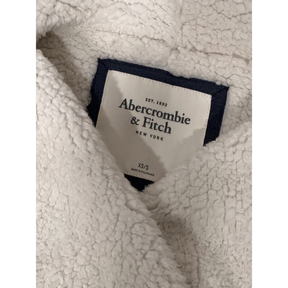 Abercrombie and Fitch Open Front‎ Sherpa Sweatshirt, Size XS/S, KB101 - Picture 3 of 3